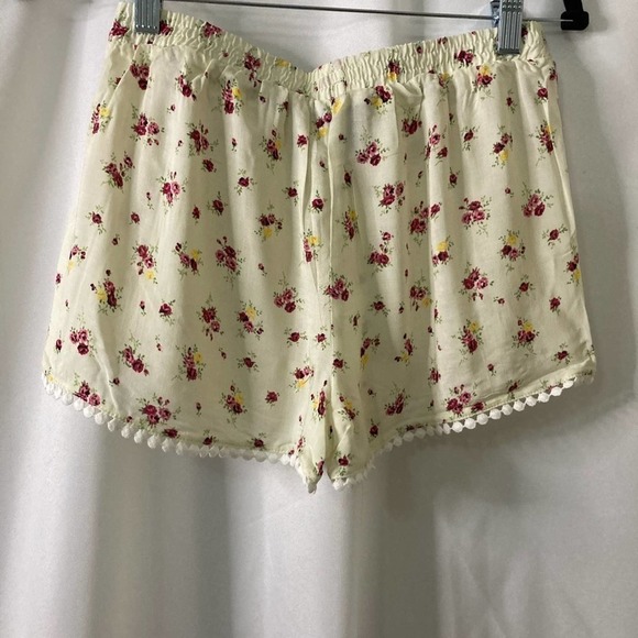 New Timing New pajama shorts w/ pom-poms sizes small & large - Picture 3 of 3